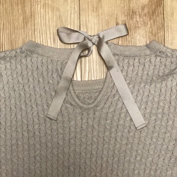 Forever 21 Bow Back Neutral Pullover Knit Sweater - Picture 4 of 4